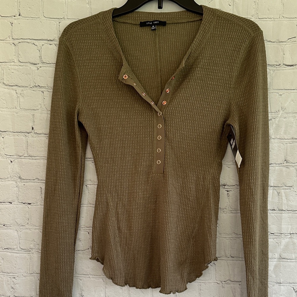 Love Tree Olive Green Waffle Knit Henley Long Sleeve Top size M! NWT